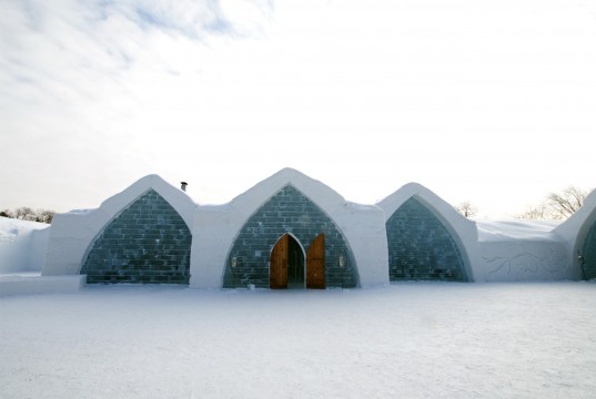 hotel de glace quebec