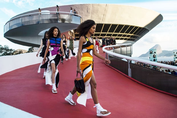 Louis Vuitton Cruise 2017 in Rio de Janeiro at Niteroi Contemporary Art Museum